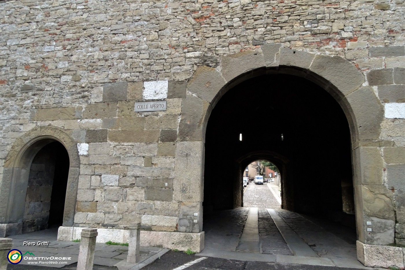 57 Porta Sant'Alessandro da Colle Aperto.JPG